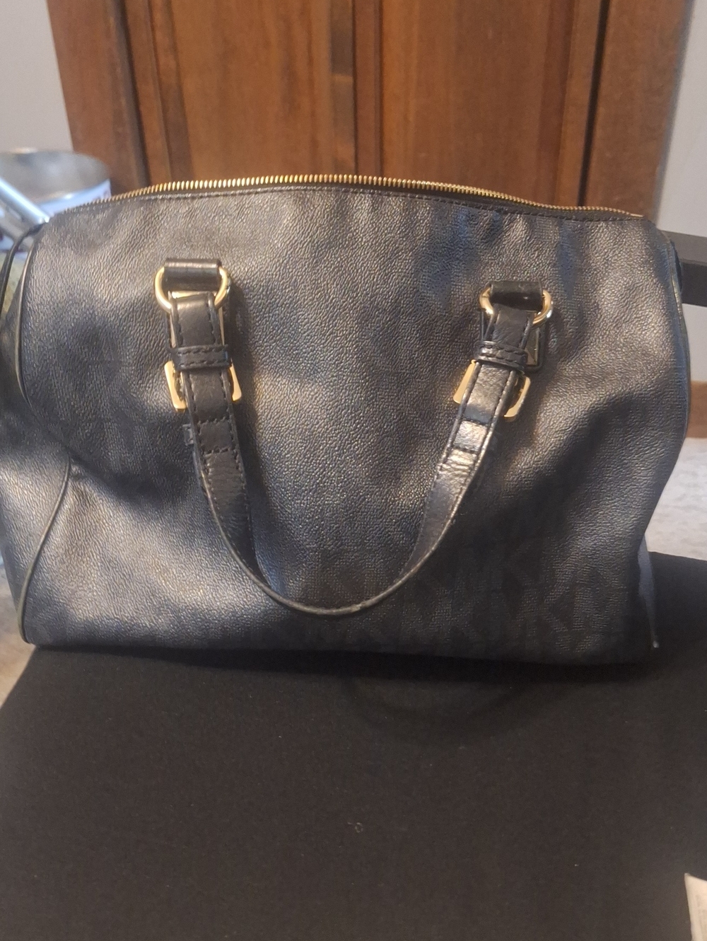 Black Leather Satchel Handbag with Gold Hardware/Michael Kors Satchel